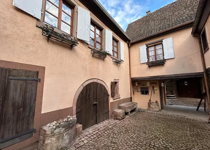 Holiday home Maison Alsacienne Sur La Route Des Vins Gueberschwihr